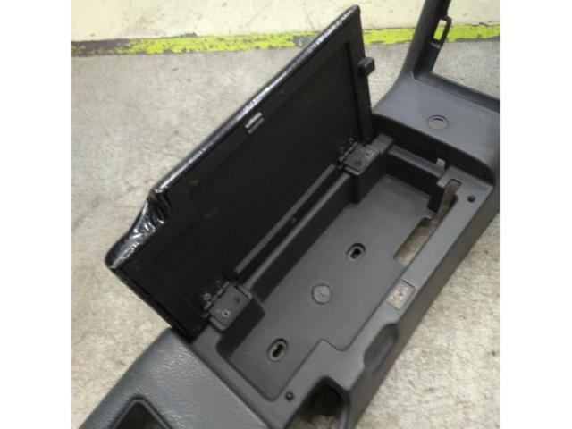 Suzuki Cappuccino / EA11R / EA21R
Genuine
Center console