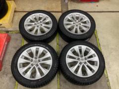 TOYOTA
Vellfire 20 system previous term original wheel
+
GOODYEAR
ICENAVI
Eight