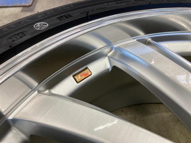 weds
LEONIS
EX
+
KENDA
KR 201
215 / 45R18
93W(ZR)