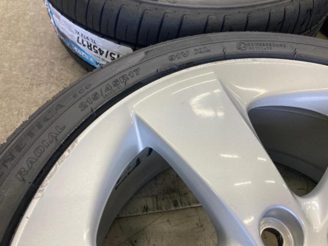 TOYOTA
30 series Prius
Touring selection original wheel
+
KENDA (Kenda)
KR 203
215 / 45R17
91V
XL