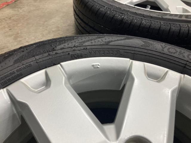 DAIHATSUタフト 純正 ホイール+YOKOHAMA BluEarth RV03K