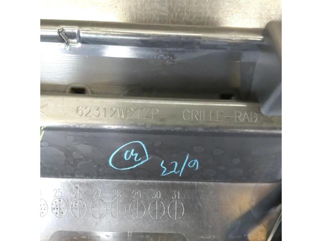 三菱 デリカD:5/CV1W 後期 純正フロントグリル