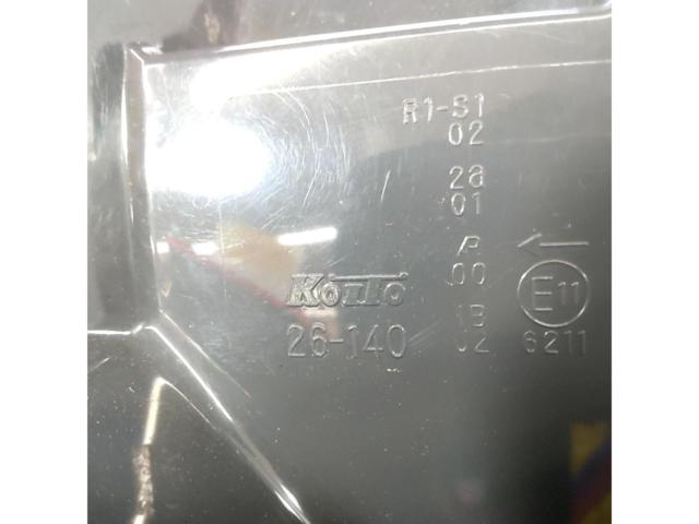 トヨタ ハイエース 200系 純正 テールレンズ 左右セット