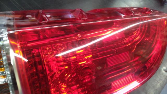 トヨタ ハイエース 200系 純正 テールレンズ 左右セット
