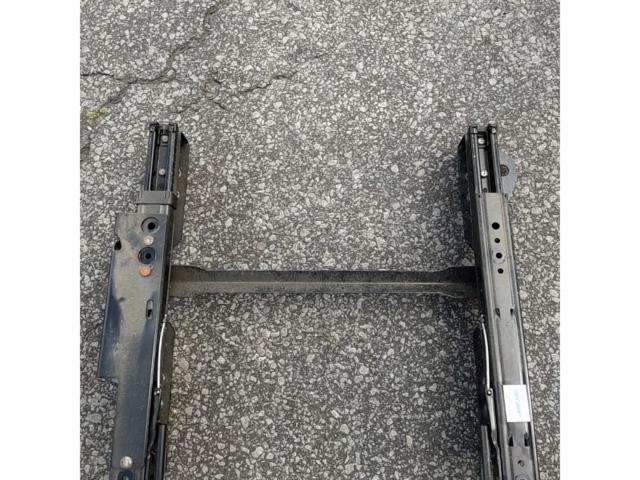 RECARO
Demio / DE3FS
Bottom stop seat rail
For the passenger seat