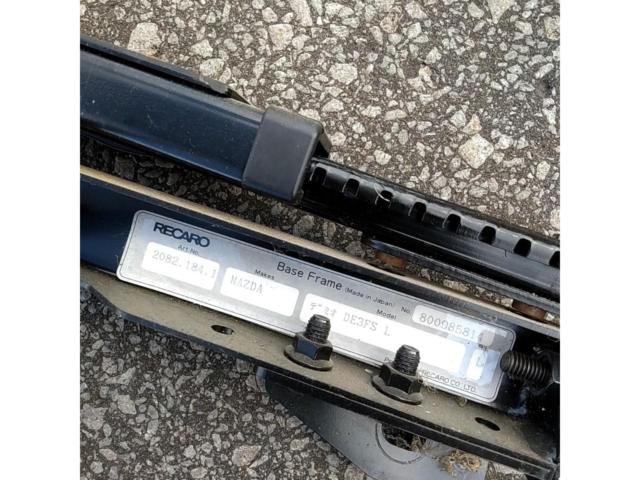 RECARO
Demio / DE3FS
Bottom stop seat rail
For the passenger seat