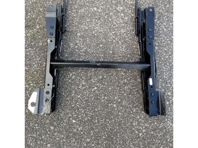 RECARO
Demio / DE3FS
Bottom stop seat rail
Driver side