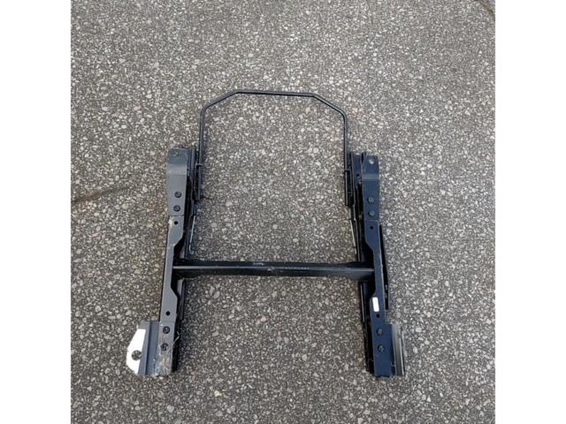 RECARO
Demio / DE3FS
Bottom stop seat rail
Driver side