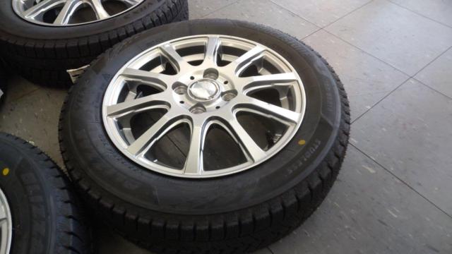 LAYCEA
10-spoke wheel
+
BRIDGESTONE
BLIZZAK
VRX3