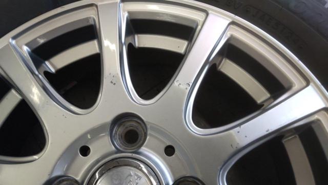 LAYCEA
10-spoke wheel
+
BRIDGESTONE
BLIZZAK
VRX3