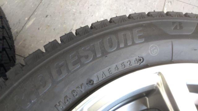 LAYCEA
10-spoke wheel
+
BRIDGESTONE
BLIZZAK
VRX3