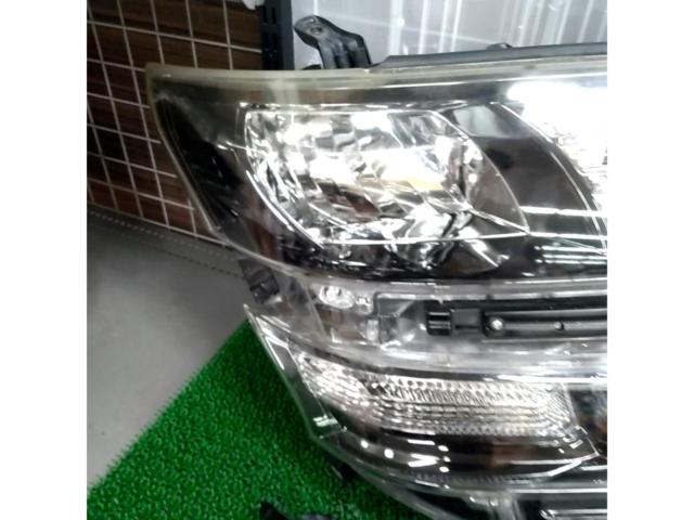 トヨタ(TOYOTA) 20系ヴェルファイア 純正ヘッドライト