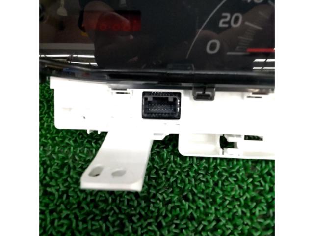 Toyota
Vitz (KSP90) genuine speedometer