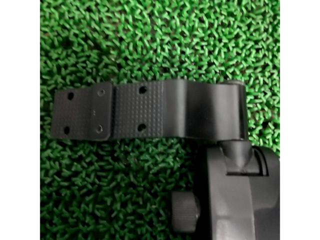メーカー不明 ヘッドレストモニターアタッチメント