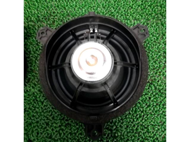 スバル フォレスターSK 純正 リアスピーカー