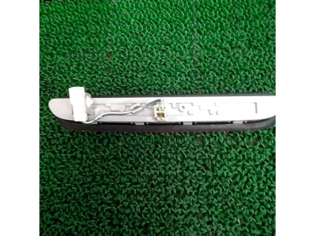 トヨタ 200系ハイエース 純正ハイマウントストップランプ