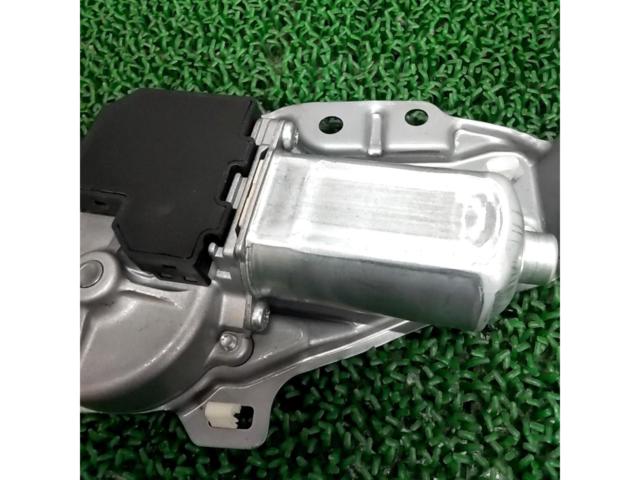 トヨタ ハイエース200系 純正リヤワイパーモーター