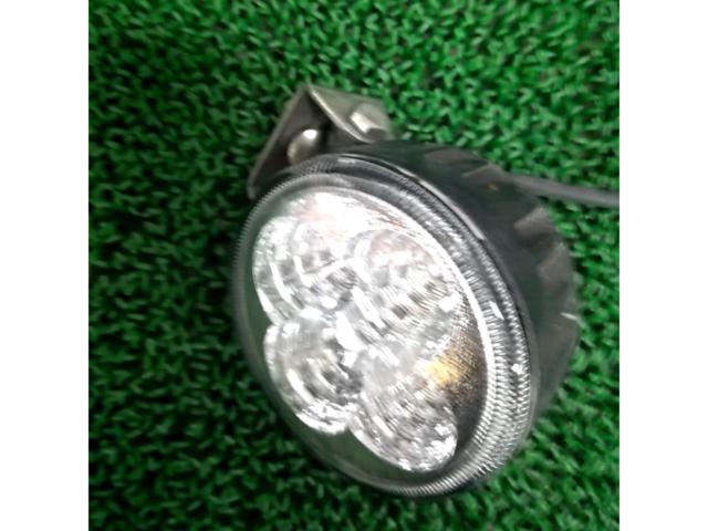 メーカー不明 LEDフォグ 1個