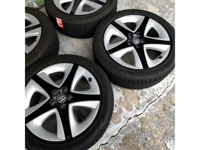トヨタ(TOYOTA) 50系プリウス ツーリング 純正ホイール+BRIDGESTONE BLIZZAK VRX3