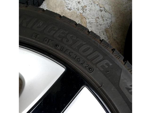 トヨタ(TOYOTA) 50系プリウス ツーリング 純正ホイール+BRIDGESTONE BLIZZAK VRX3