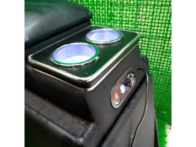 Unknown Manufacturer
Center console box for Alphard/Vellfire/20 series