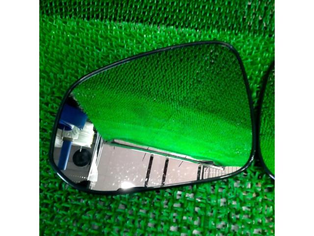 Toyota genuine
Side mirror lens
80 Harrier