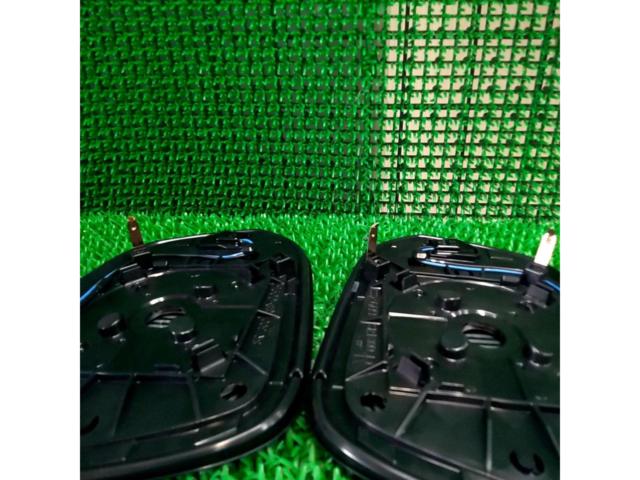 Toyota genuine
Side mirror lens
80 Harrier