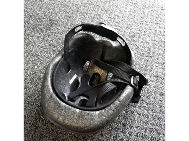 サイズ:不明 BELL 子供用ヘルメット