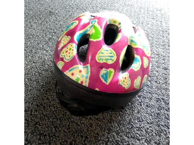 サイズ:不明 BELL 子供用ヘルメット