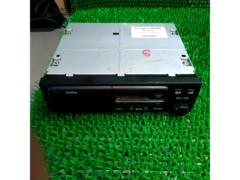 Mitsubishi genuine
Speaker integrated radio tuner
Product code: MN 141632