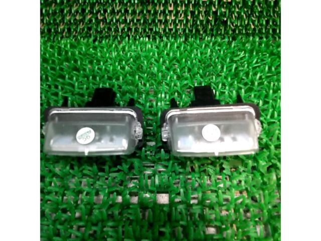 メーカー不明 トヨタ車用LEDライセンスランプセット