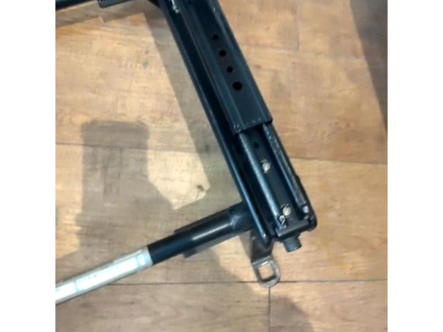 RECARO
Seat rail
RH