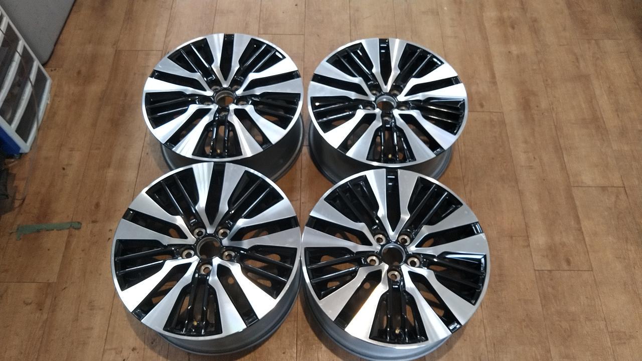 Toyota genuine parts
30 series
Alphard / Vellfire
Cutting bright
Original wheel