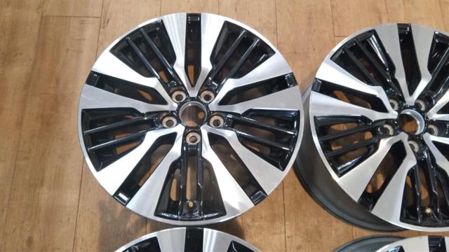 Toyota genuine parts
30 series
Alphard / Vellfire
Cutting bright
Original wheel