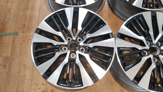 Toyota genuine parts
30 series
Alphard / Vellfire
Cutting bright
Original wheel