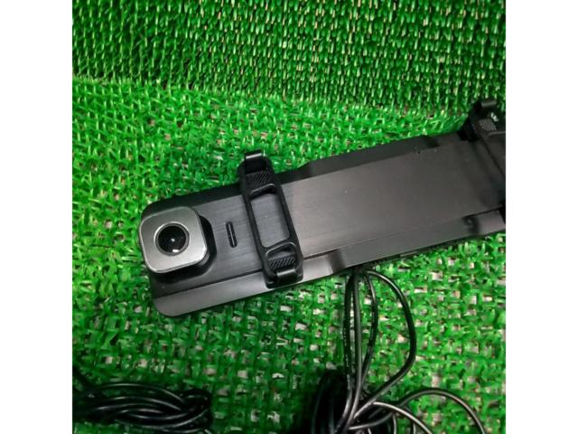 CHANGER
V28
PRO
2.5K
Mirror type
Front and rear drive recorder