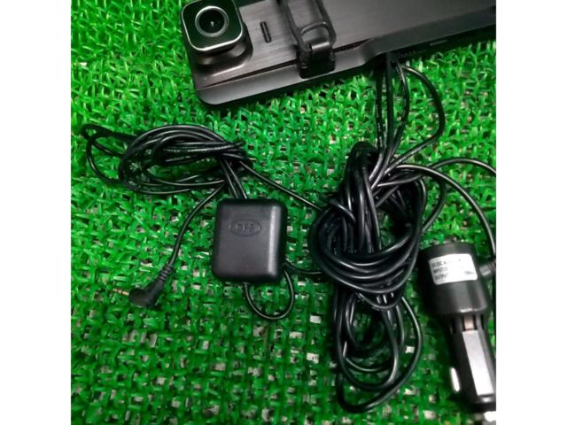 CHANGER
V28
PRO
2.5K
Mirror type
Front and rear drive recorder