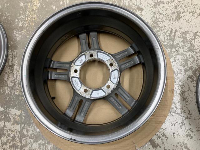 Suzuki genuine Jimny (JB23)
LAND
VENTURE
Original aluminum wheel