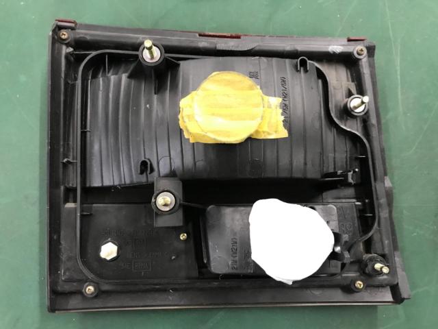 Genuine Nissan Elgrand (E50)
Genuine tail lens