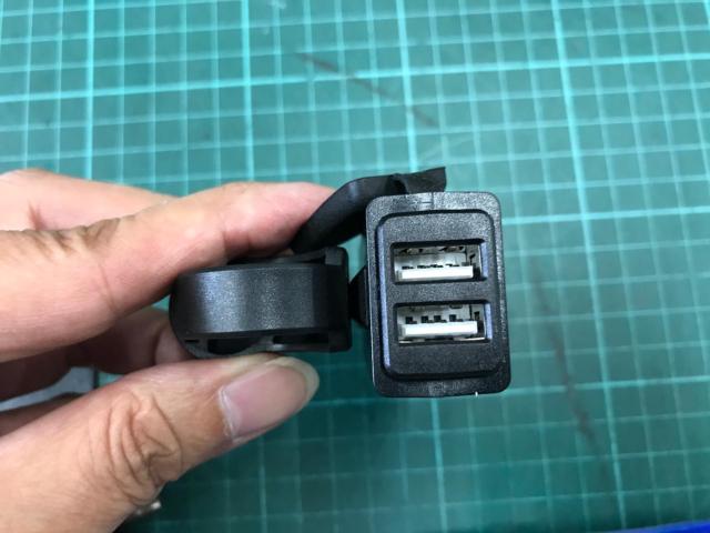 【Kaedear】KDR-M2B MOTO USB CHARGER
