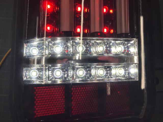 HELIOS ファイバーLEDテールレンズ 左右セット
