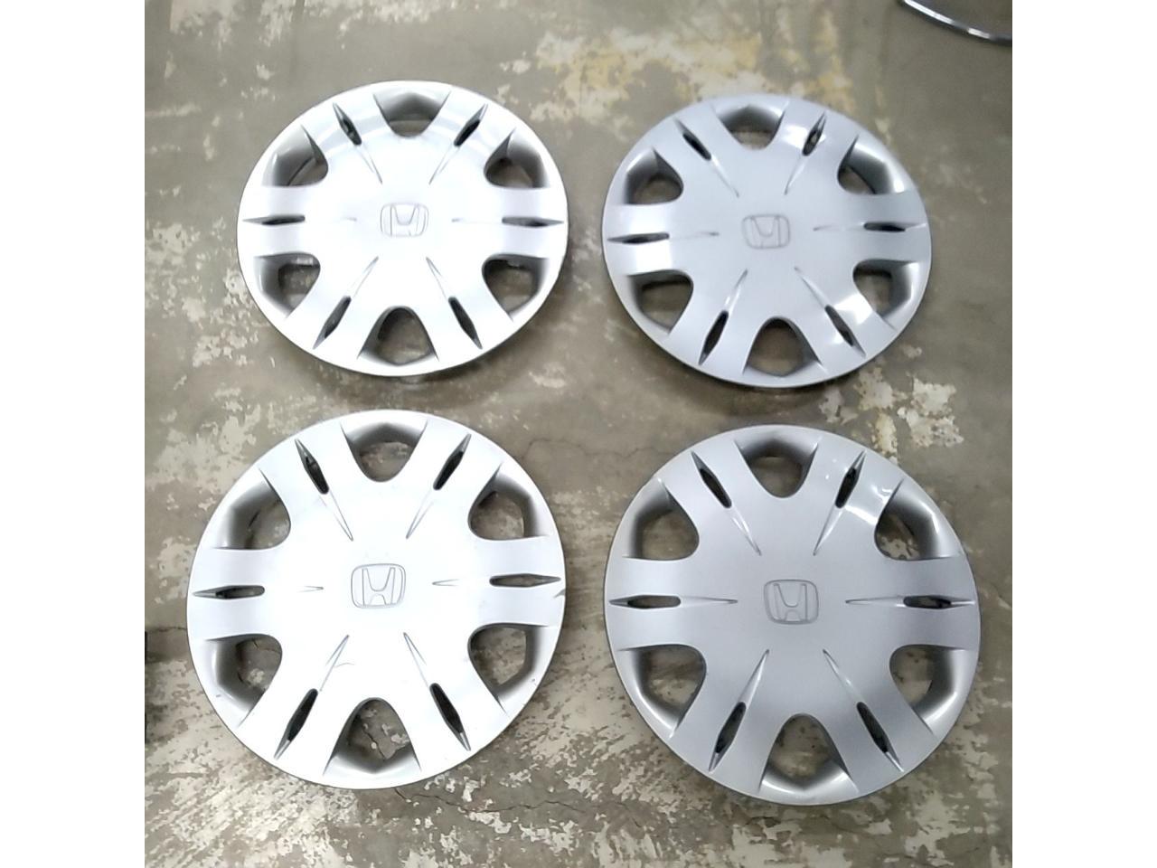 Honda
GB-series Freed / GE-series Fit
Genuine 14-inch wheel caps
44733-TF0-J01