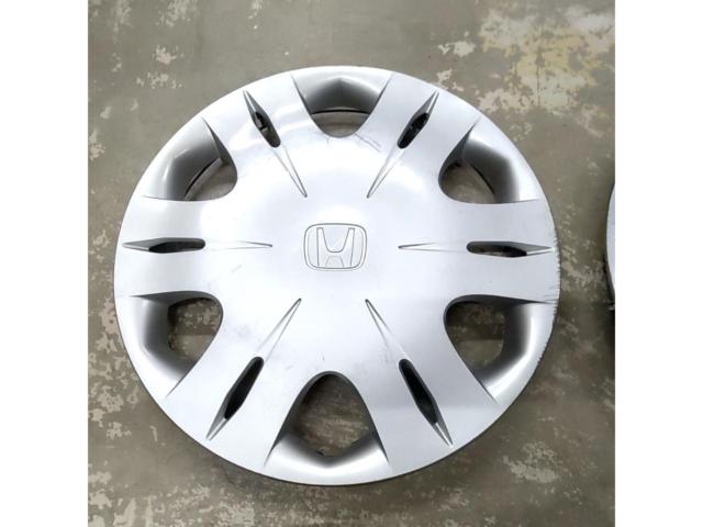 Honda
GB-series Freed / GE-series Fit
Genuine 14-inch wheel caps
44733-TF0-J01