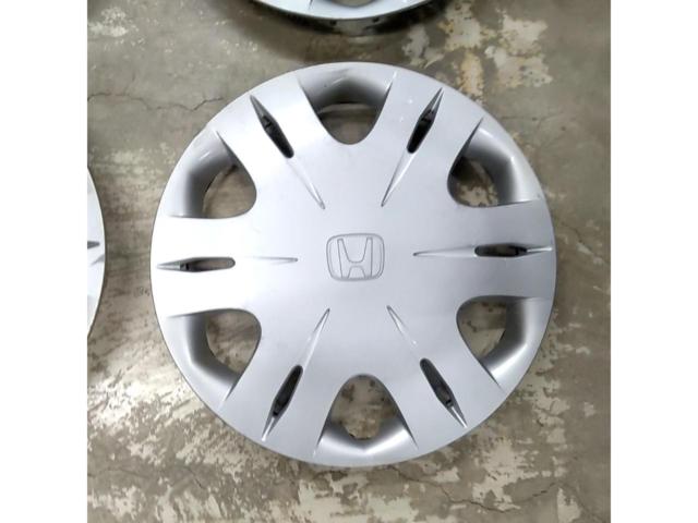 Honda
GB-series Freed / GE-series Fit
Genuine 14-inch wheel caps
44733-TF0-J01