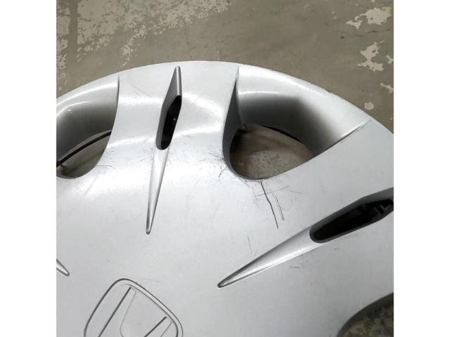 Honda
GB-series Freed / GE-series Fit
Genuine 14-inch wheel caps
44733-TF0-J01