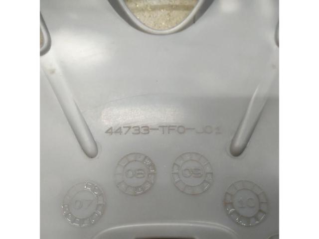 Honda
GB-series Freed / GE-series Fit
Genuine 14-inch wheel caps
44733-TF0-J01