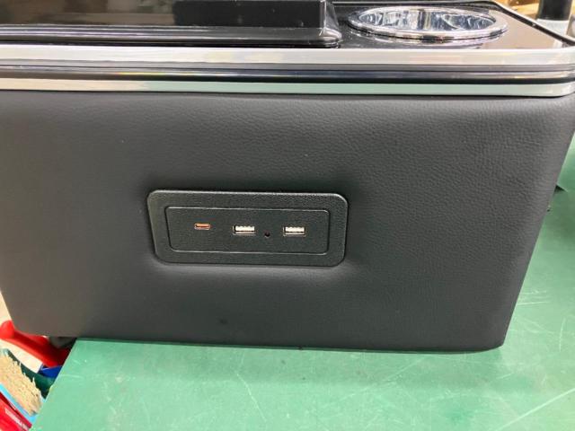 [Manufacturer unknown]
Console box