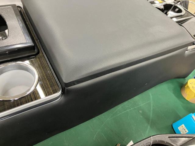 [Manufacturer unknown]
Console box