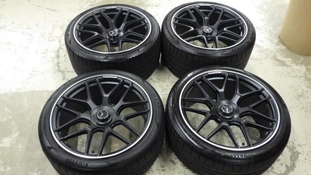 Mercedes Benz
AMG
GT63S genuine aluminum wheels
+ PIRELLI
P
ZERO