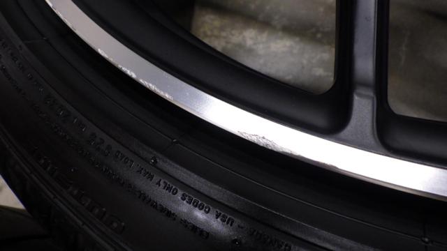 Mercedes Benz
AMG
GT63S genuine aluminum wheels
+ PIRELLI
P
ZERO